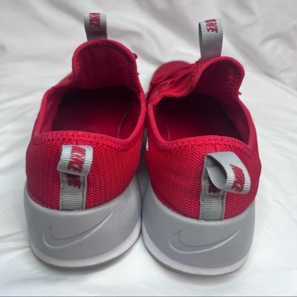 Womens red Nike size 8 - Picture 2 of 3